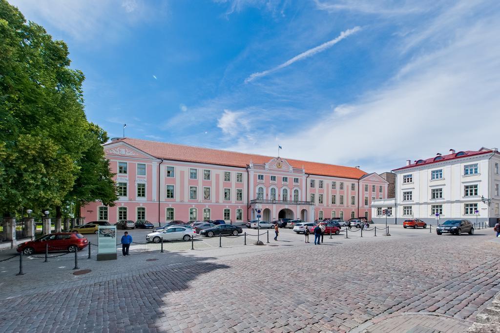Old Town Central Apartment Ταλίν Εξωτερικό φωτογραφία