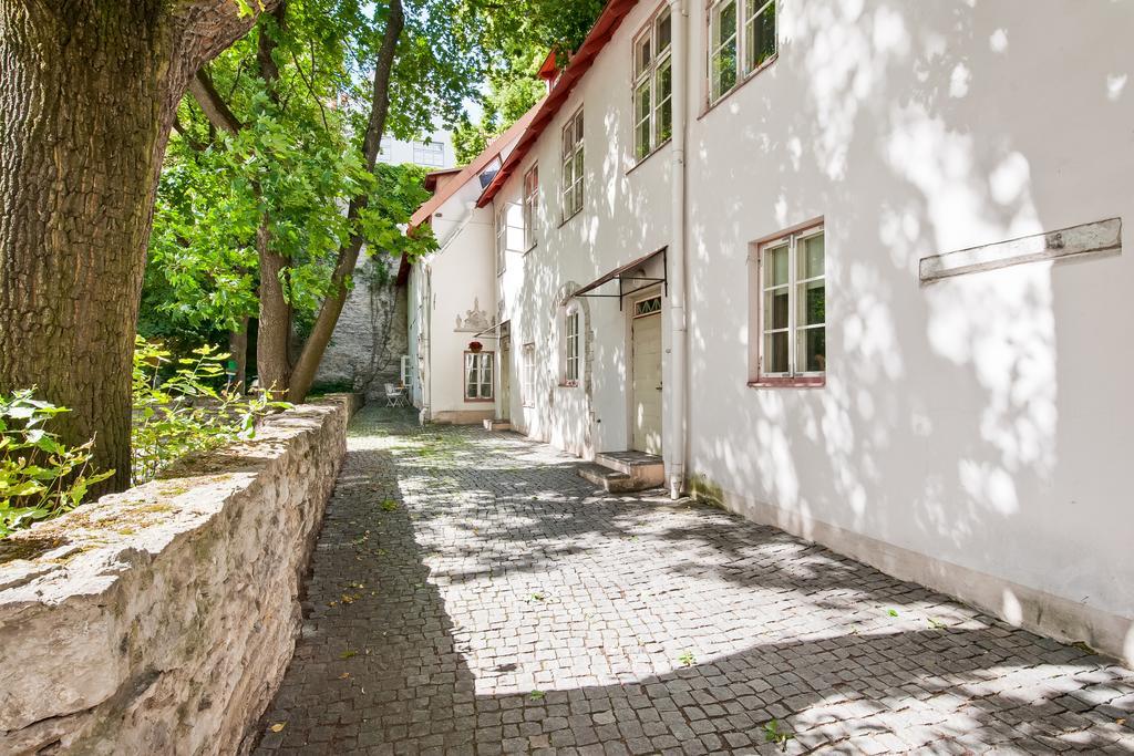 Old Town Central Apartment Ταλίν Εξωτερικό φωτογραφία