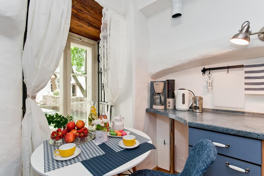 Old Town Central Apartment Ταλίν Εξωτερικό φωτογραφία